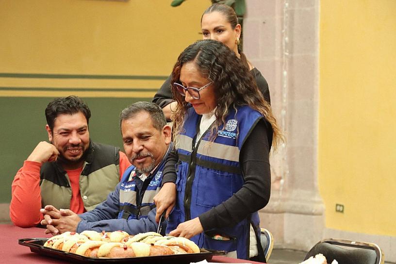 Celebran el Día de Reyes en el Ayuntamiento junto a colaboradores de Servicios Públicos