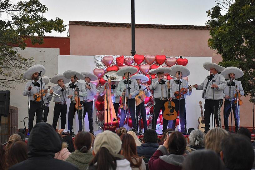 CELEBRAN GUADALUPENSES EL AMOR