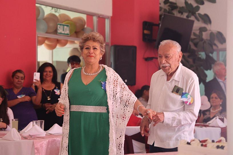 CELEBRAN XV ANIVERSARIO DE LA ESTANCIA DE DÍA “CASA DEL ABUELO”