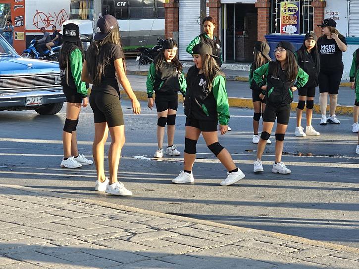 CELEBRA UPZ 22 AÑOS CON DESFILE POR EL CENTRO DE FRESNILLO