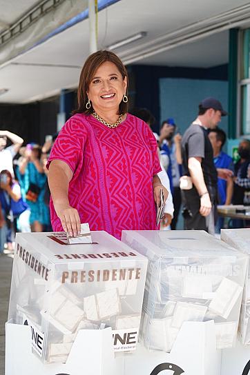 CELEBRA XÓCHITL GÁLVEZ PARTICIPACIÓN DEMOCRÁTICA