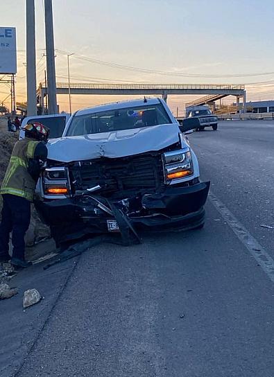 Chocan 2 camionetas en la salida a Fresnillo 