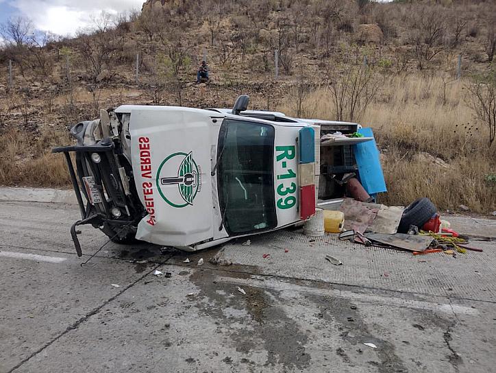CHOCAN EN AUTOPISTA HACIA AGUASCALIENTES