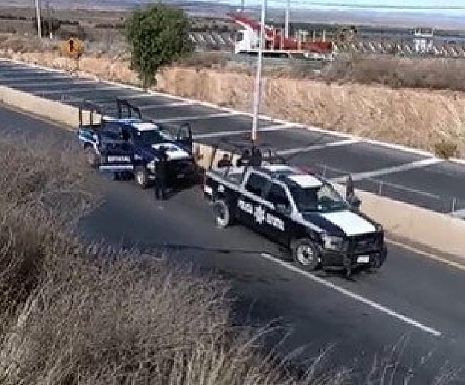 CHOCAN POLICÍAS ESTATALES A LA ALTURA DEL CAMPUS SIGLO XXI