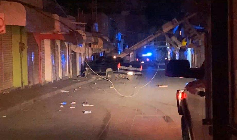 Choque deja sin luz a varias colonias y provoca daños materiales en Fresnillo