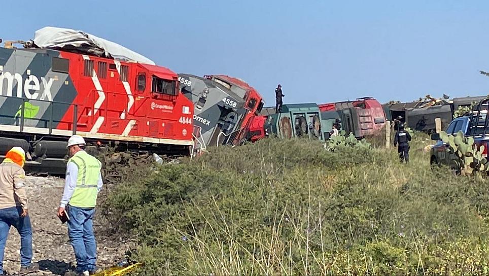 CHOQUE DE LOCOMOTORAS DEJA DOS PERSONAS MUERTAS EN FRESNILLO 