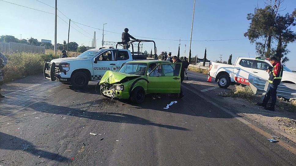 DEJA DOS POLICÍAS HERIDOS CHOQUE MÚLTIPLE FRENTE AL ITZ