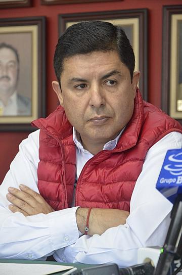 CHÁVEZ PADILLA ME ATACA POLÍTICAMENTE: FLORES MENDOZA