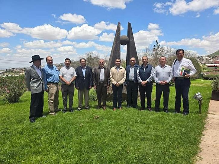 CIERRAN FILAS EXPRESIDENTES DEL PRI CON CARLOS PEÑA