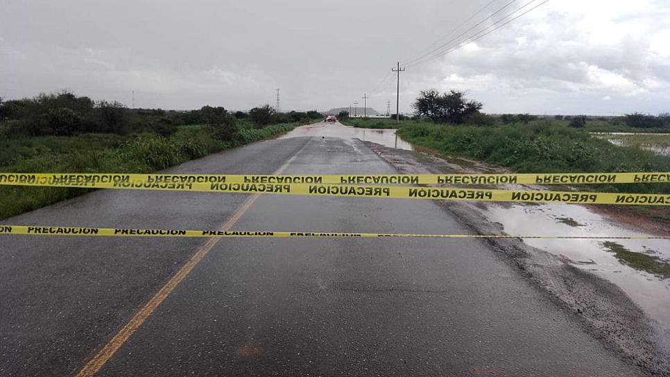 CIERRAN PUENTE VEHICULAR EN RIESGO DE COLAPSO EN COMUNIDAD DEL LAMPOTAL