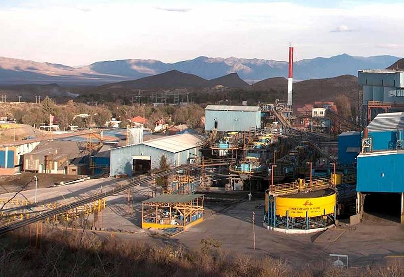 CIERRA ÁREA DONDE SE GENERÓ DERRUMBE EN LA EMPRESA FRISCO 