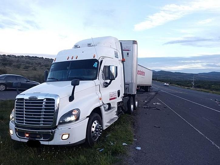 CINCO LESIONADOS, SALDO DE CHOQUE EN CARRETERA FEDERAL 45 