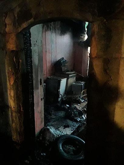 COLAPSA ESTRUCTURA DE UNA CASA POR INCENDIO PROVOCADO