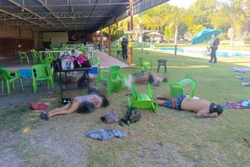 COMANDO ARMADO IRRUMPE EN BALNEARIO Y MATA A 7 PERSONAS EN GUANAJUATO 