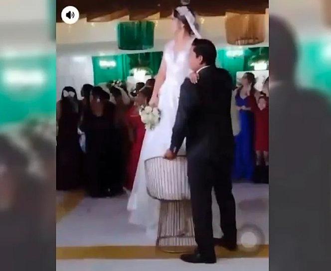 COMANDO IRRUMPE EN UNA BODA Y ASESINA A UNA PERSONA