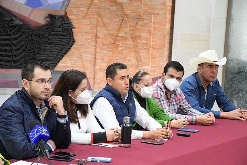 COMISIONES LEGISLATIVAS CAUSAN CONTROVERSIA ENTRE DIPUTADOS