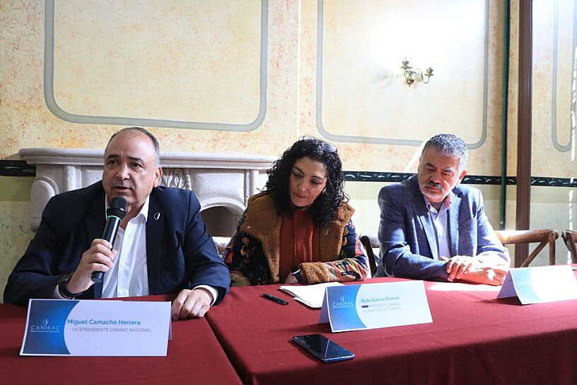 RENUEVA CANIRAC ZACATECAS SU MESA DIRECTIVA CON LA TOMA DE PROTESTA DE NIDE GARCÍA SÁMAN COMO PRESIDENTA