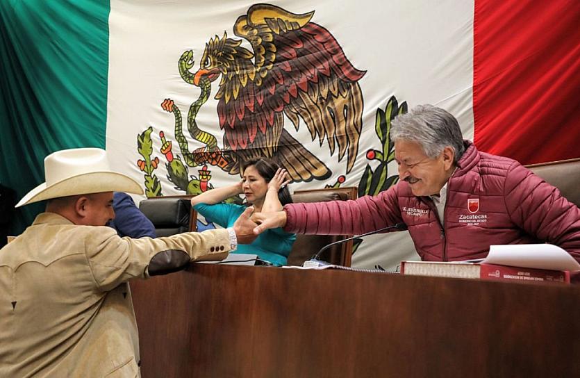 COMPARECE TITULAR DE SECAMPO ANTE EL CONGRESO LOCAL 