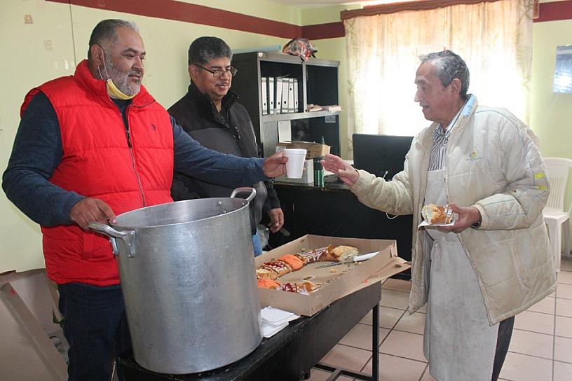 COMPARTEN LOCATARIOS JEREZANOS LA ROSCA DE REYES 