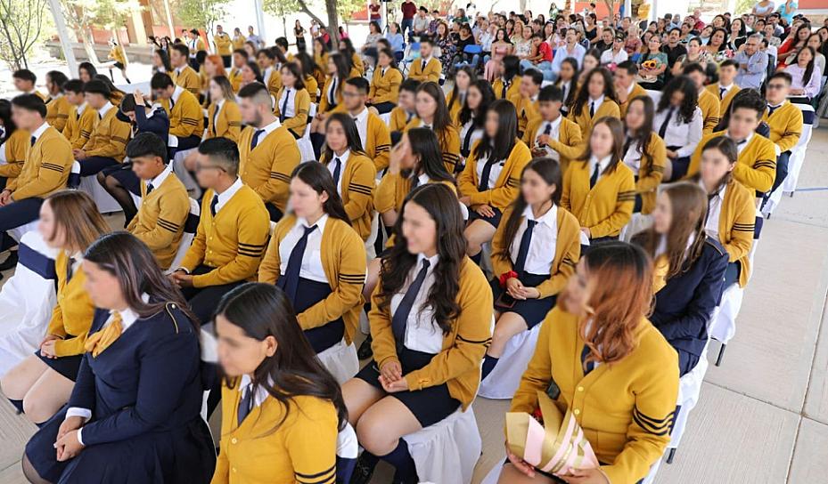 CONCLUYE BACHILLERATO UN CENTENAR DE ESTUDIANTES DEL SUR DE ZACATECAS