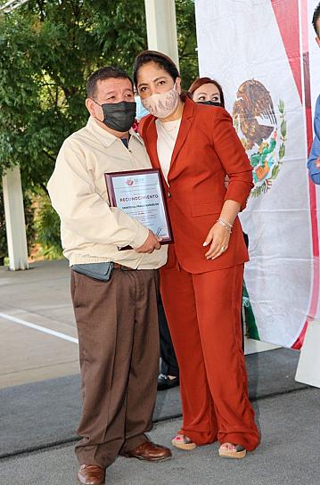 CONCLUYEN 24 SERVIDORES VIDA LABORAL EN EL SEDIF