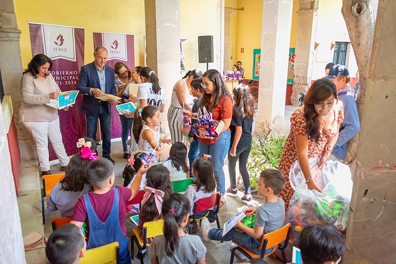 CONCLUYEN 80 ALUMNOS EL CURSO DE VERANO "MIS VACACIONES EN LA BIBLIOTECA"