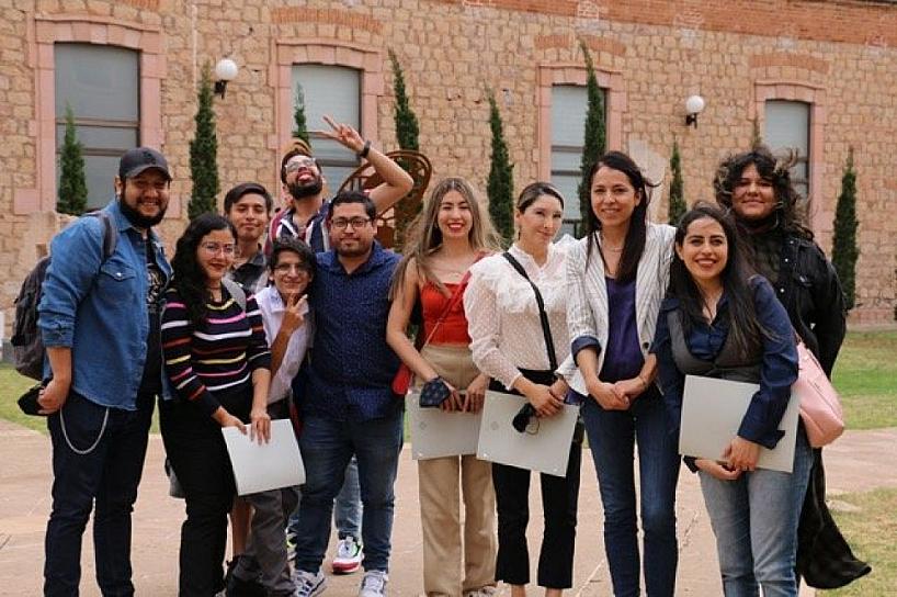    CONCLUYEN TALLERES DE FOTOGRAFÍA DOCUMENTAL E ILUSTRACIÓN DIGITAL  