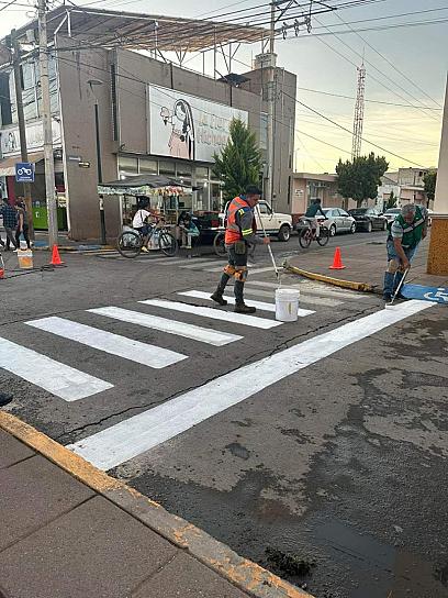 Concluyen trabajos de señalización vial en el centro de Calera