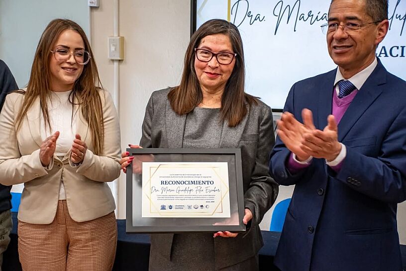 DEJA HUELLA MARÍA GUADALUPE FÉLIX ESCOBAR TRAS 32 AÑOS DE DOCENCIA