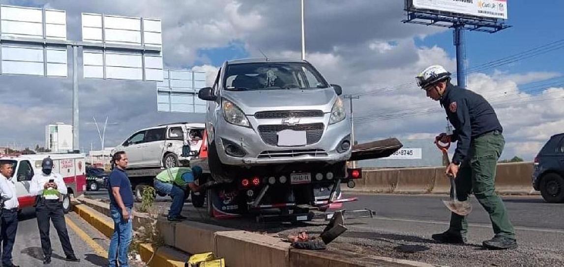 SE ESTRELLA VELOZ CONDUCTOR FRENTE AL HOSPITAL GENERAL
