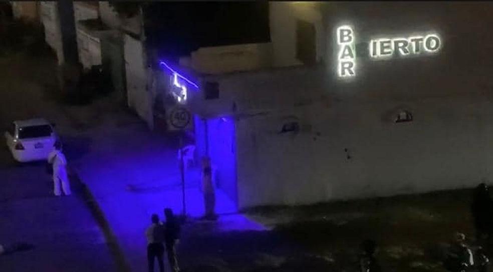 CONFIRMAN 9 MUERTOS EN ATAQUE ARMADO EN BAR DE APASEO EL ALTO 