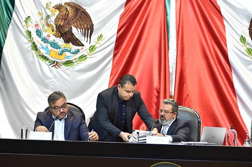 CONFRONTA MIGUEL VARELA A SECRETARIO DE COMUNICACIONES Y TRANSPORTES