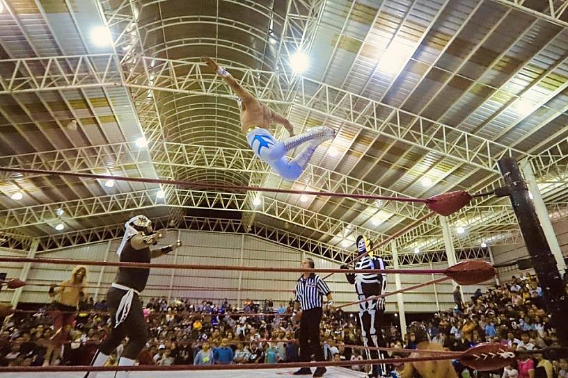 CON FUNCIÓN DE LUCHA LIBRE FESTEJAN EL DÍA DEL NIÑO EN FRESNILLO 