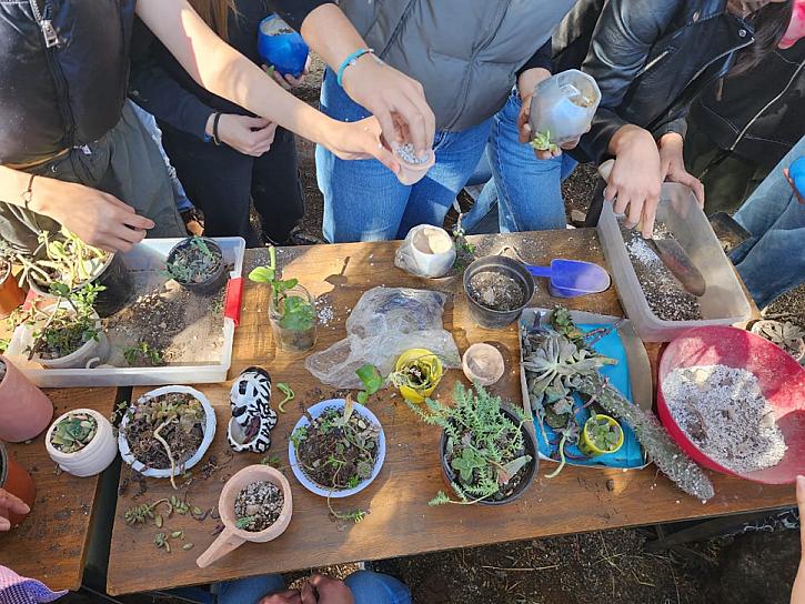 CONJUNTAN ARTE Y NATURALEZA; ALUMNOS DE LA UAZ PARTICIPAN EN TALLER DE SIEMBRA 