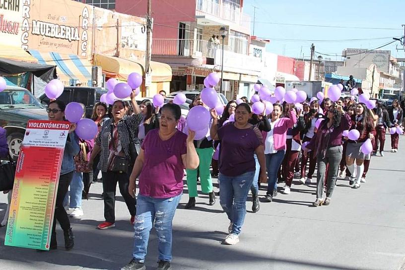 CON MARCHA PACÍFICA CONMEMORAN DÍA INTERNACIONAL DE LA MUJER