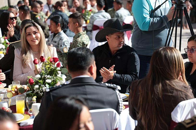 Conmemora Rodrigo Ureño el Día del Ejército Mexicano en Fresnillo