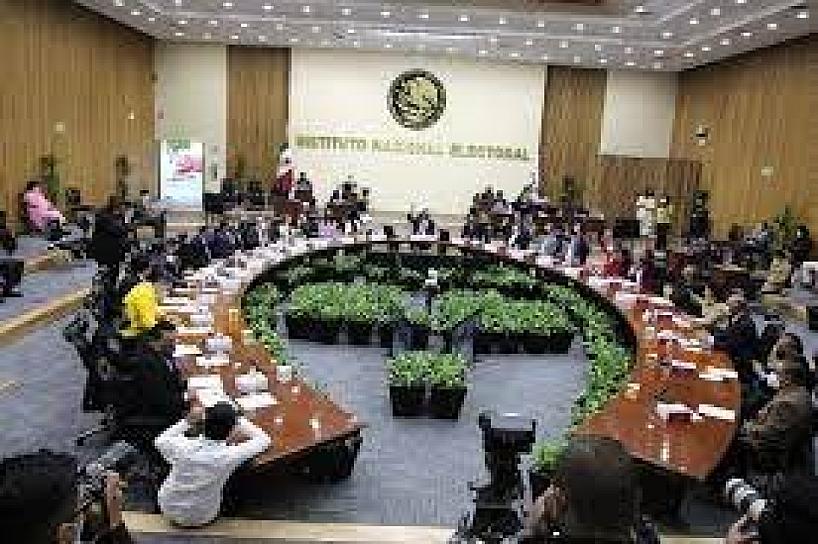 CONSEJEROS SALIENTES DEL INE SE LLEVARÁN MÁS DE 10 MDP DE LIQUIDACIÓN