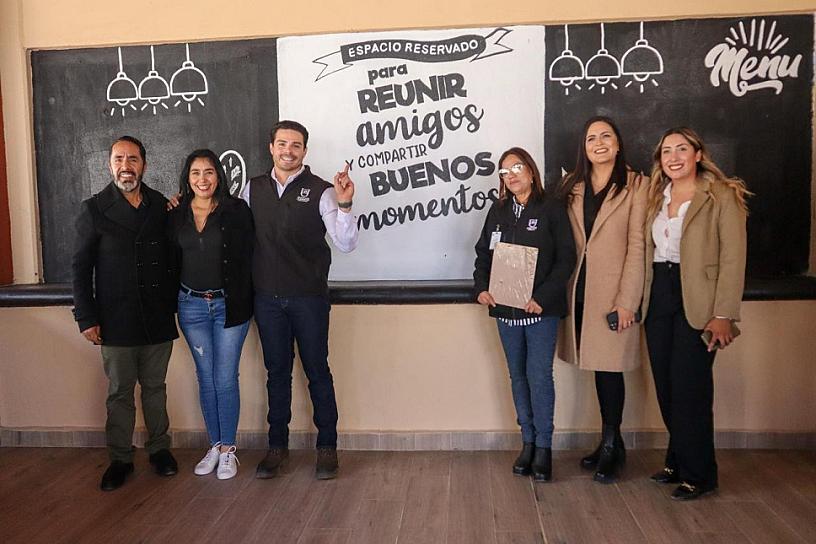 Construyen desayunador estudiantil en Cecytez plantel Calera
