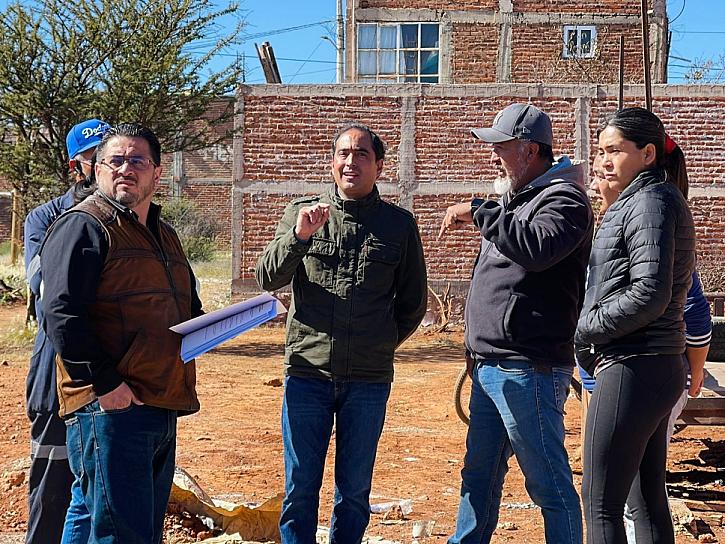 CONSTRUYEN RED DE AGUA POTABLE Y DRENAJE EN SAN COSME 