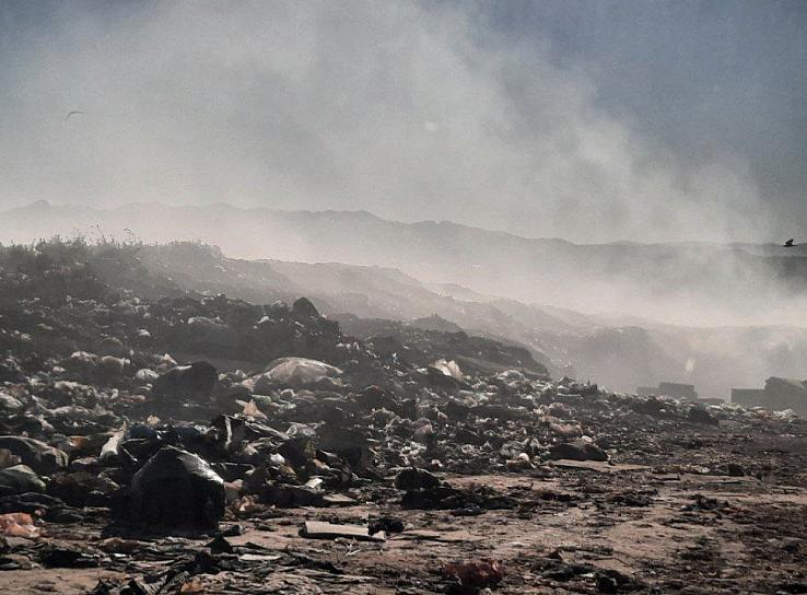 CONTINÚA ACTIVO INCENDIO EN TIRADERO DE BASURA EN FRESNILLO 