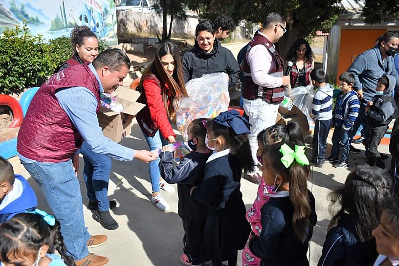 CONTINÚA BRIGADA “POSADAS NAVIDEÑAS” VISITANDO INSTITUCIONES EDUCATIVAS