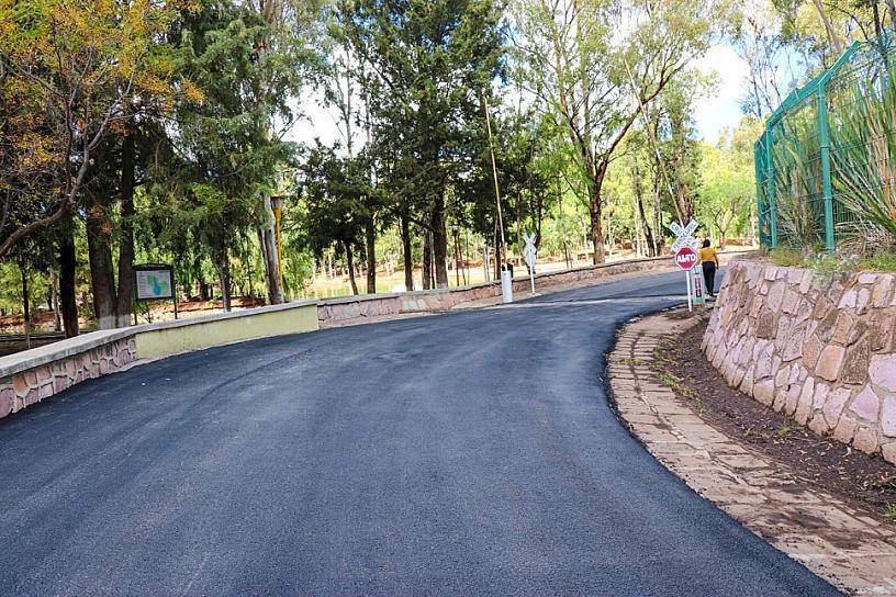 CONTINÚAN OBRAS DE REHABILITACIÓN DEL PARQUE LA ENCANTADA 