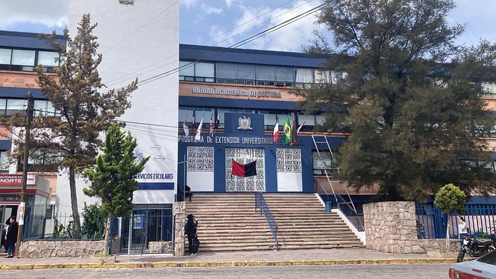 CONTINÚA PARO EN CENTRO DE IDIOMAS 