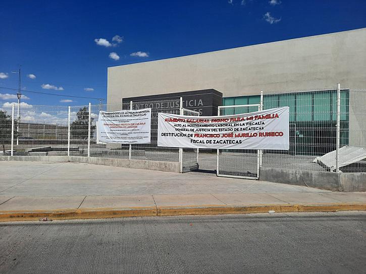 CONTINÚA PROTESTA DE TRABAJADORES DE LA FGJEZ EN FRESNILLO 