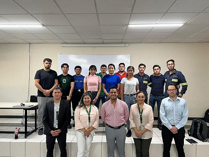 CONTRATA EPIROC A 13 ESTUDIANTES DE LA UTZAC 