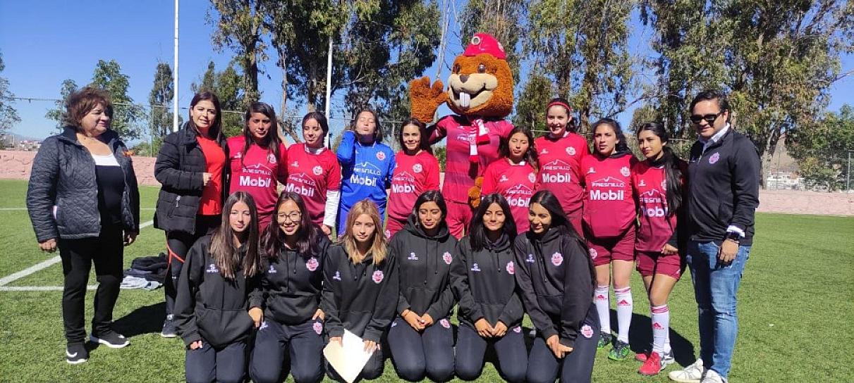CONVIVEN MUJERES DEPORTISTAS PARA ERRADICAR LA VIOLENCIA
