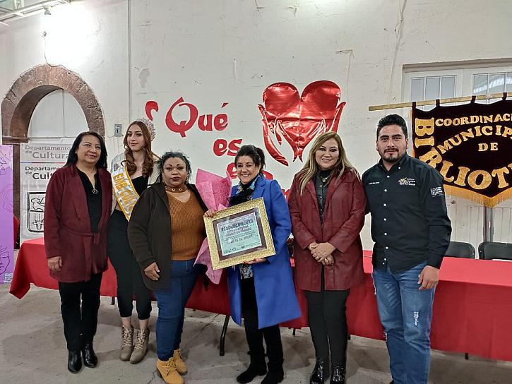 CON ÉXITO, REALIZAN CONFERENCIA ¿QUÉ ES EL AMOR?