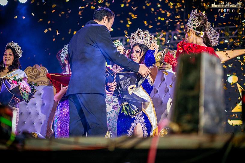 CORONAN A ANNY I, REINA DE LA FERIA REGIONAL DE LORETO 2024