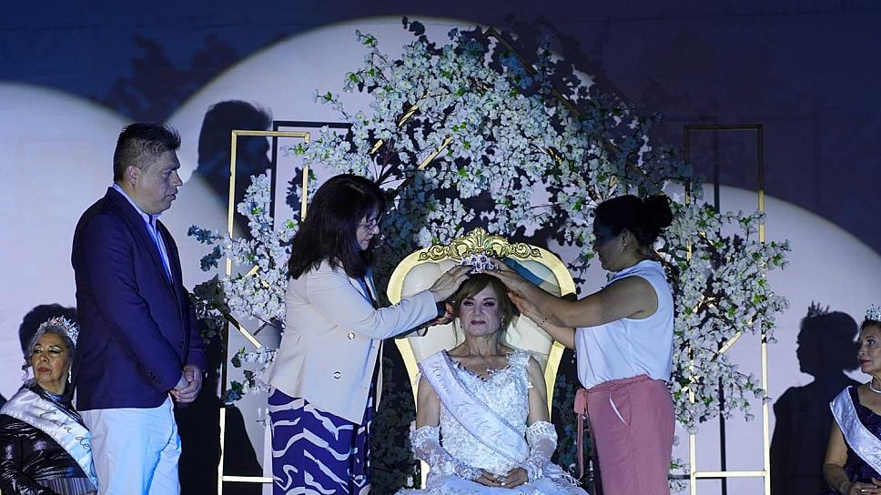 CORONAN A CARMEN I COMO REINA DE LOS PENSIONADOS ISSSTEZAC 2024