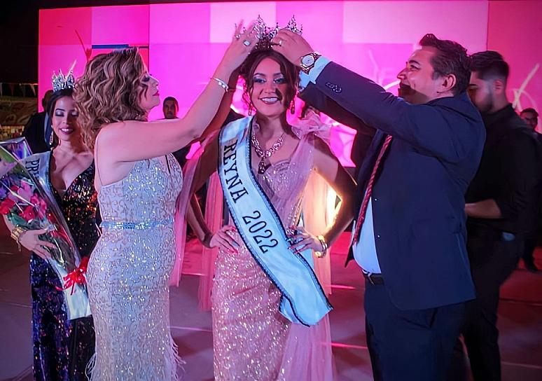 CORONAN A MARIANA I COMO REINA DE LA FERELMO 